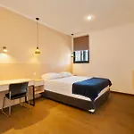 15 m² dengan 1 kamar tidur dan 1 kamar mandi pribadi di Blok M