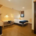 15 m² dengan 1 kamar tidur dan 1 kamar mandi pribadi di Blok M